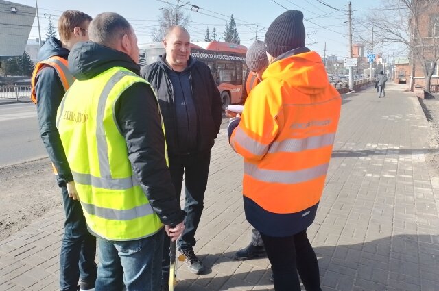    Комиссионную проверку дорог проводят с подрядчиком. Фото:  АиФ/ Наталья Корнеева