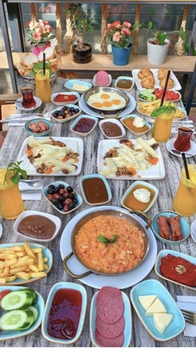  Отдыхая в турецких отелях, вы можете попробовать блюда национальной кухни страны. Совсем другое дело, когда вы приехали в страну самостоятельно и хочется «попробовать на вкус» Турцию.