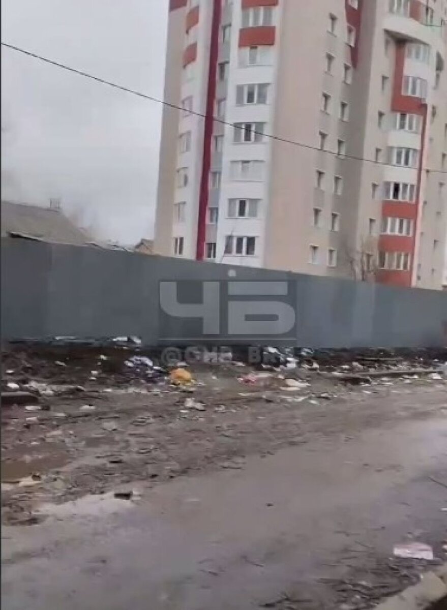    Мусор на Чеглецова. Источник: t.me/chb_brn