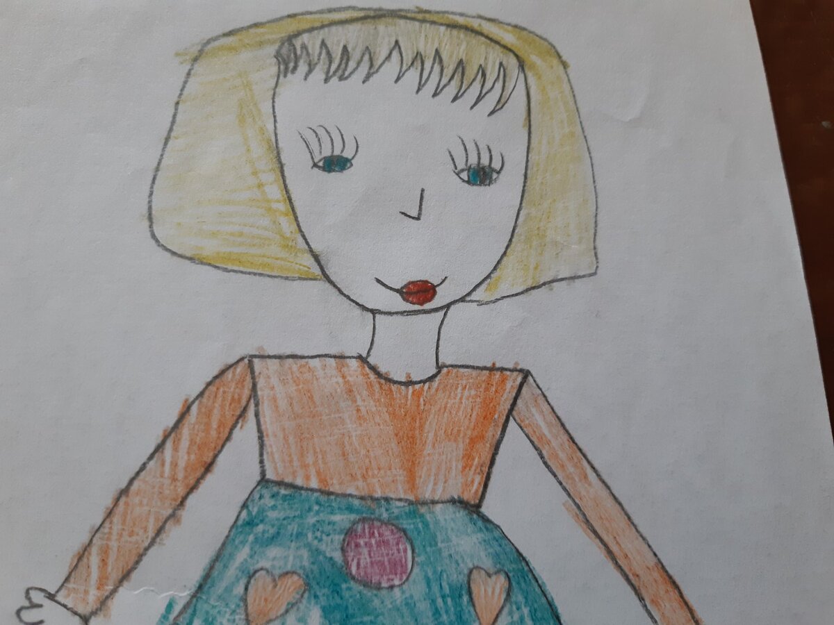 А это Алиса нарисовала себя