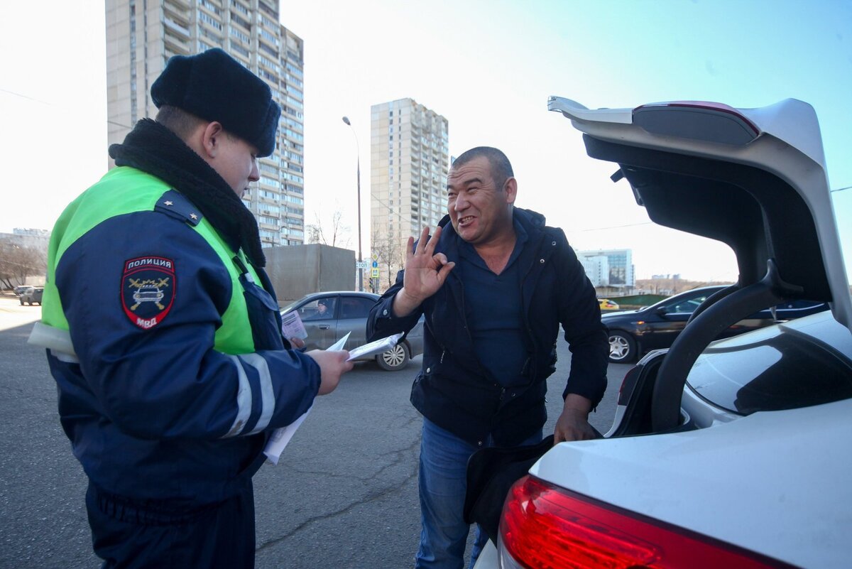 Стоит ли перевозить деньги в машине и как себя при этом обезопасить | Авто  Mail.ru | Дзен