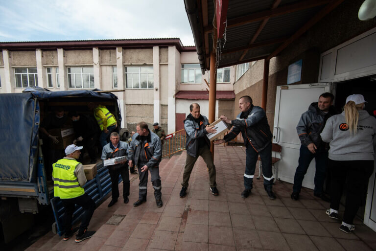    Уральская Сталь продолжает оказывать помощь пострадавшим от паводка в Оренбуржье Андрей Севостьянов