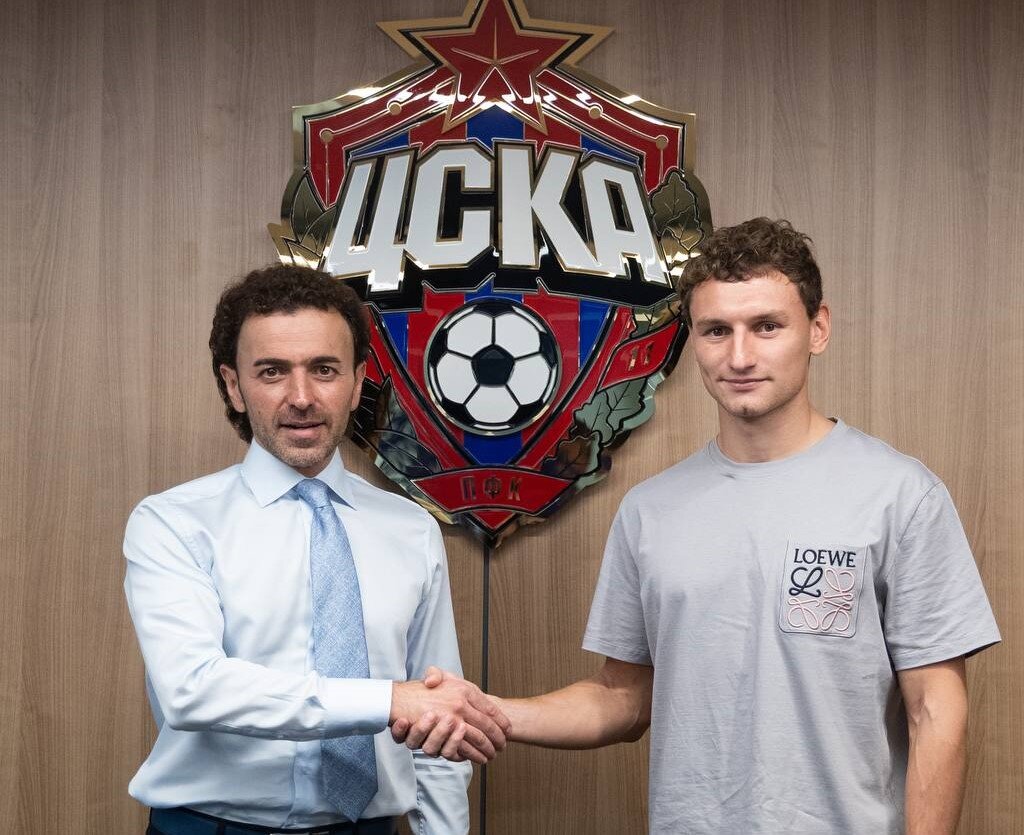 Гендиректор ЦСКА Роман Бабаев и форвард Федор Чалов. Фото ЦСКА 