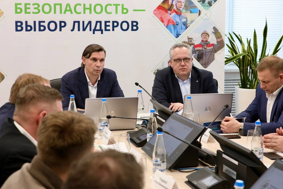 Единым днём безопасности на площадке ОЭМК открылся месячник охраны труда и производственной безопасности Металлоинвеста. Автор фото Александр Белашов / «Медиацентр»