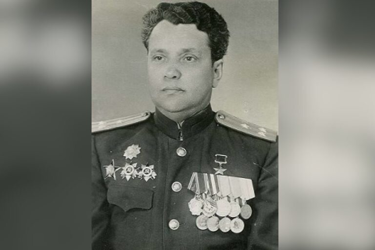 Герой советского союза награда. Медаль золотая звезда. Герой советского союза 4749. Герой советского союза 4749. Герой советского союза орден ленина и медаль золотая звезда.
