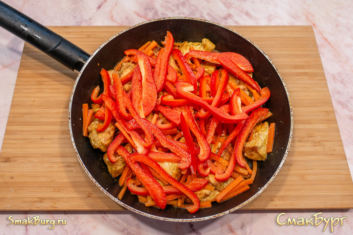 Курица с овощами в соевом соусе. Простое блюдо, а как вкусно! | СмакБург |  Дзен