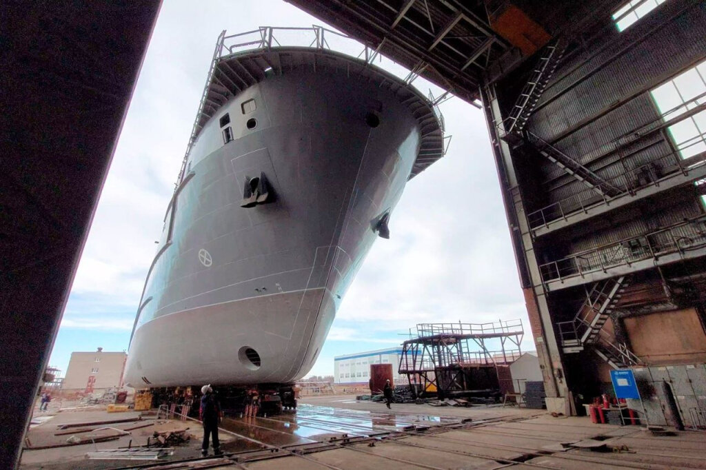 В Рыбинске выкатили из эллинга судно "Владимир Пялов" проекта 20360М / Фото: "Судостроительный завод "Вымпел", АО  📷
