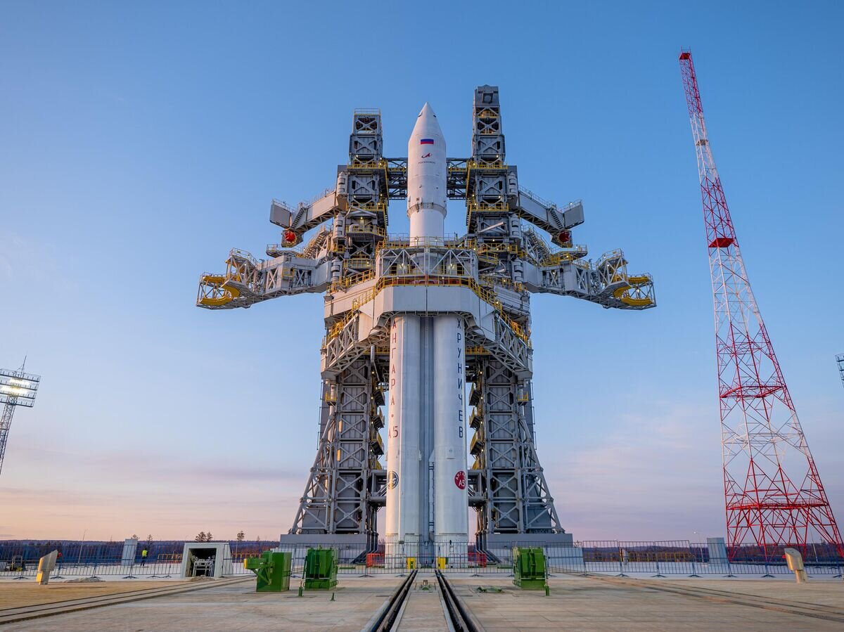    Первая летная ракета космического назначения "Ангара-А5" на стартовом комплексе космодрома Восточный© РИА Новости / Роскосмос