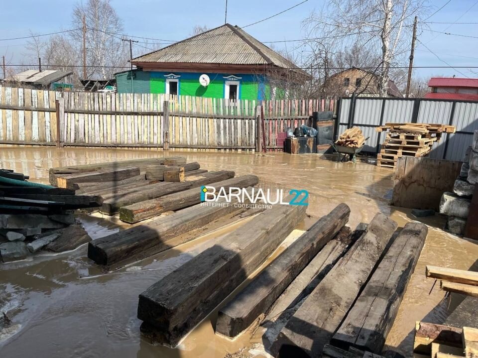    Подтопление после прорыва в Барнауле. Источник: Barnaul 22