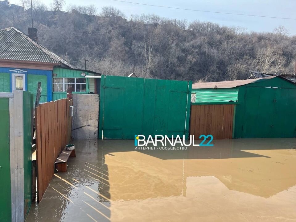    Подтопление после прорыва в Барнауле. Источник: Barnaul 22