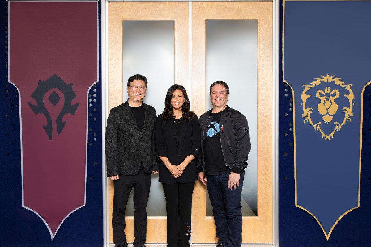 Дин Лэй (босс NetEase), Джоанна Фарис (босс Blizzard), Фил Спенсер (босс Microsoft Gaming)  📷
