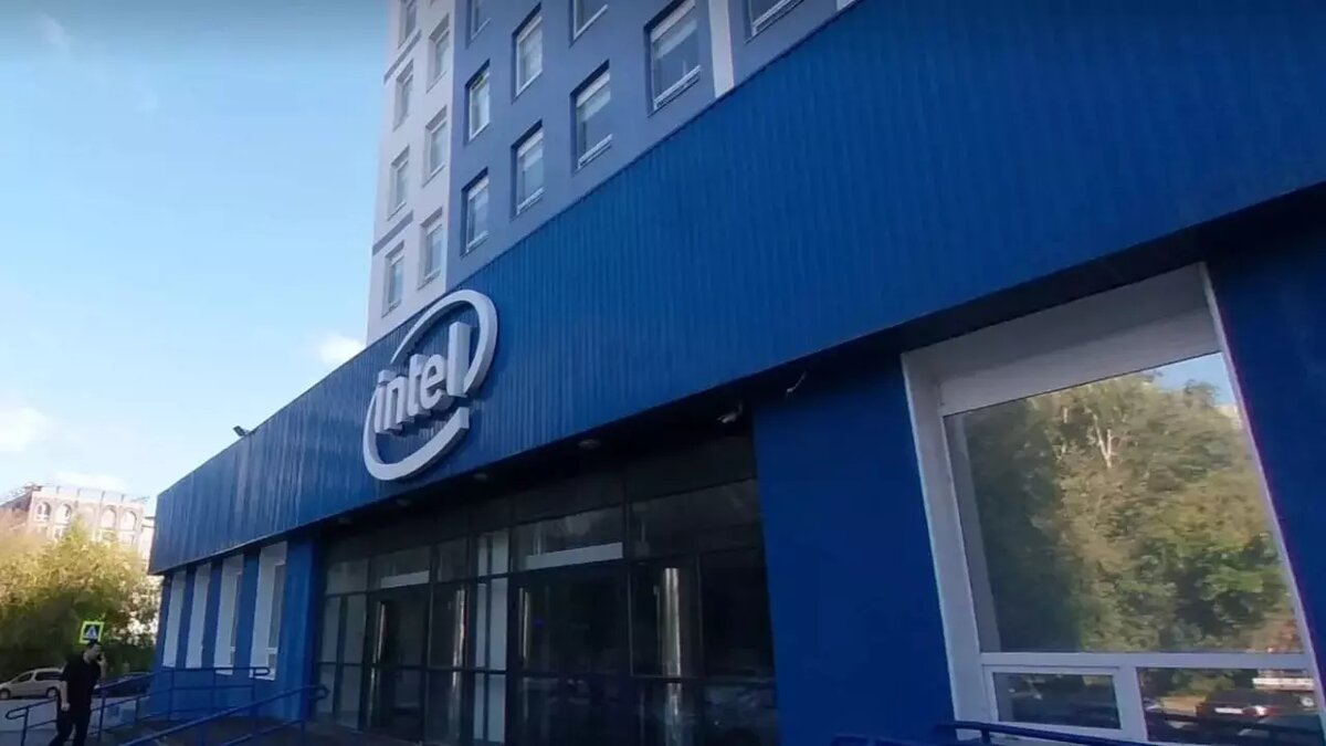     Здание Intel в Нижнем Новгороде продали ООО СЗ «Стриар» — компании экс-замгубернатора региона Антона Аверина и депутата ЗСНО Валерия Антипова. Об этом пишут «Ведомости».