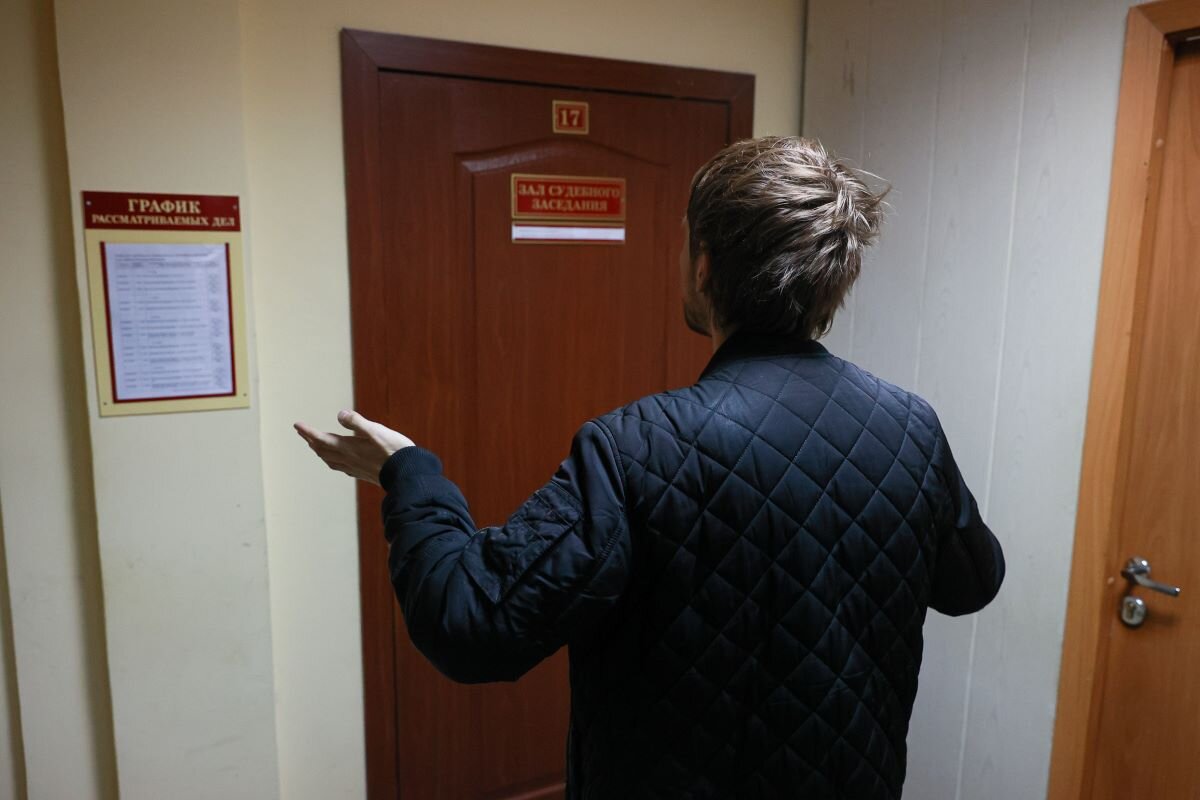 Денежную компенсацию общественник хотел перечислить в благотворительный фонд.  Фото: ФедералПресс / Иван Кабанов