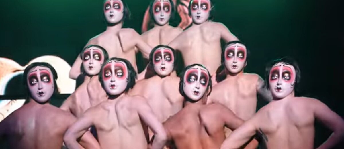 Фото: организационный штаб устроителей шоу