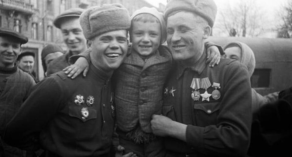 Фото солдат после победы Освобождение Одессы. Жемчужину у моря спасли от фашистской нечисти Телеканал 360