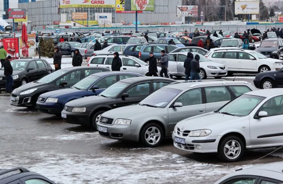 Как пригнать машину из белоруссии. Белорусский авторынок. Автомобили из Белоруссии. Растаможенные Белорусские машины. Автомобильный рынок Беларуси.