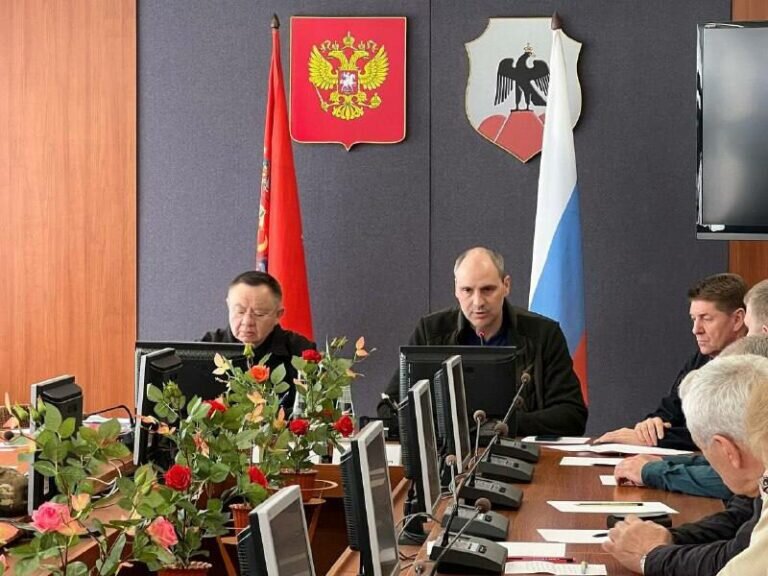    Ирек Файзуллин и Денис Паслер провели встречу с пострадавшими от паводка жителями Орска Кристина Просвиркина