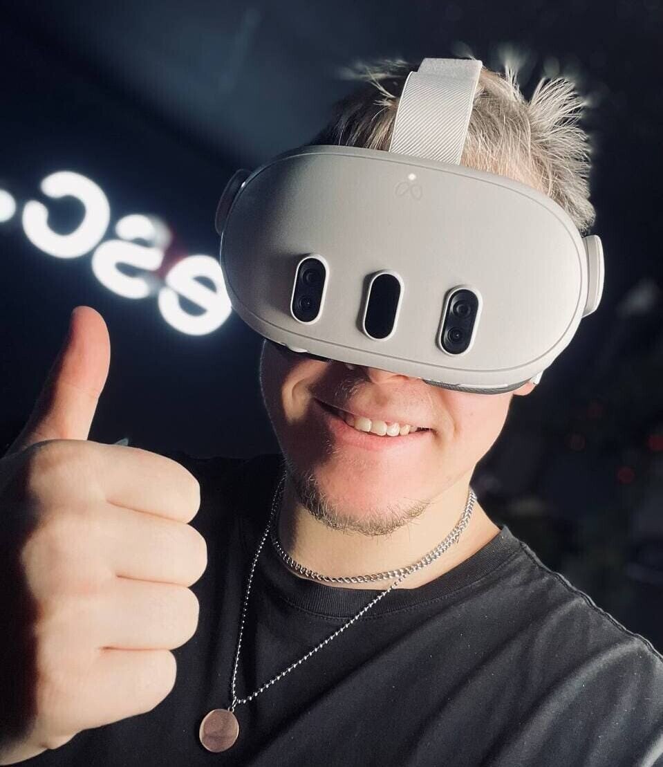 Новые шлема Oculus Quest 3 в клубе виртуальной реальности escape.