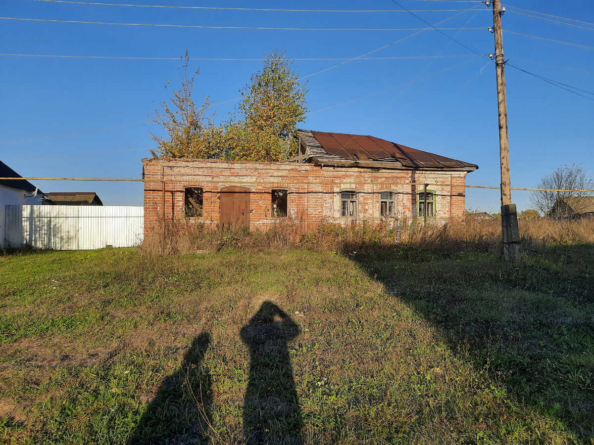 Квартира - сыночку, а сельский дом - дочке, - решала Петровна. Но дом  оказался с сюрпризом, поменявшим планы женщины. | Сергей Горбунов о  загородной жизни | Дзен