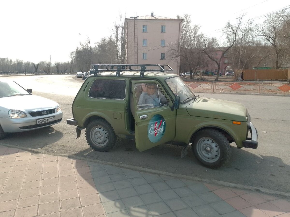 Тамара Монгушевна Сотнам из Чаа-Хольского района передала свою «Ниву» 165-й Гвардейской артиллерийской бригаде в Запорожье