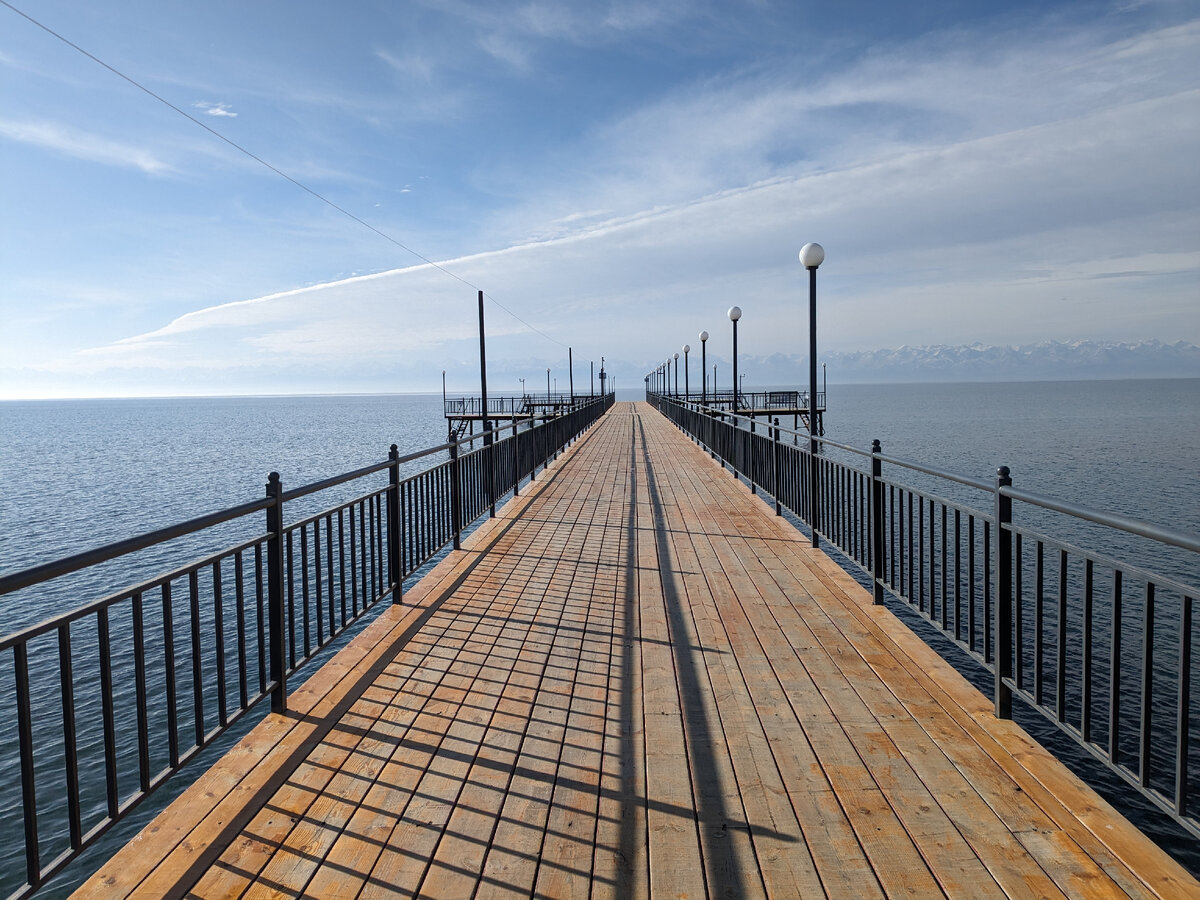 Вдалеке слабо видны горы на южной стороне. Фото автора