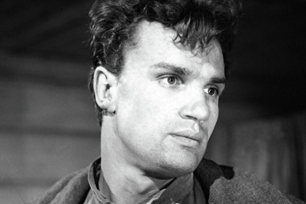 Евгений Урбанский