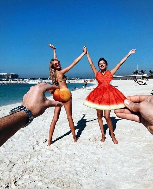 Сочный персик и арбуз 