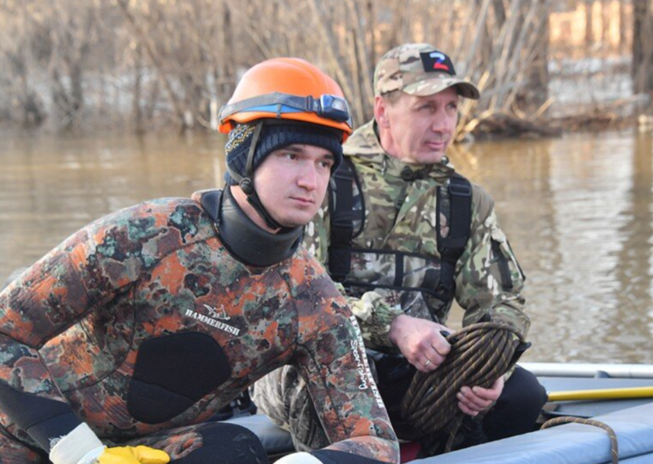 Василий Ильин (46 лет) и Никита Шевченко (25 лет). Фото: Владимир Веленгурин