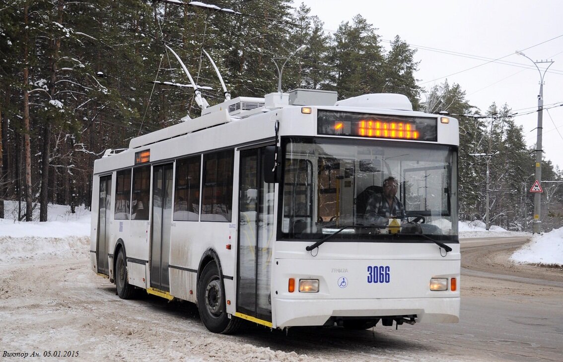 Троллейбус маршрута № 1 на кольце "Зона Отдыха". Фото: https://transphoto.org/photo/07/98/76/798762.jpg