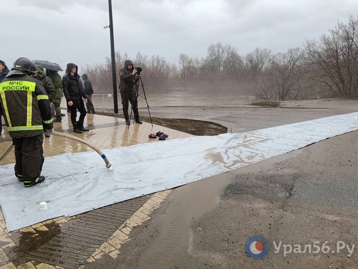 Протест жителей Овчинного городка в Оренбурге: Почему они выступили против  монтажа дамбы на ул. Черепановых? | Урал56.Ру | Оренбург, Орск - главные  новости | Дзен