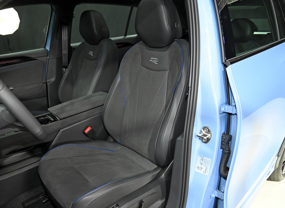 Улучшенная отделка салона предлагается для топовой комплектации китайского кроссовера Volkswagen Tiguan L Pro