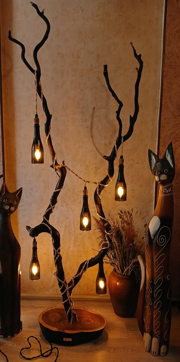 Эту ветвь я увидел повисшую на электро- проводах. Местные власти не отреагировали, зато отреагировал я)