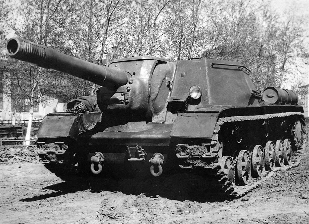 СУ-152 времен Великой Отечественной войны лучшее штурмовое орудие
