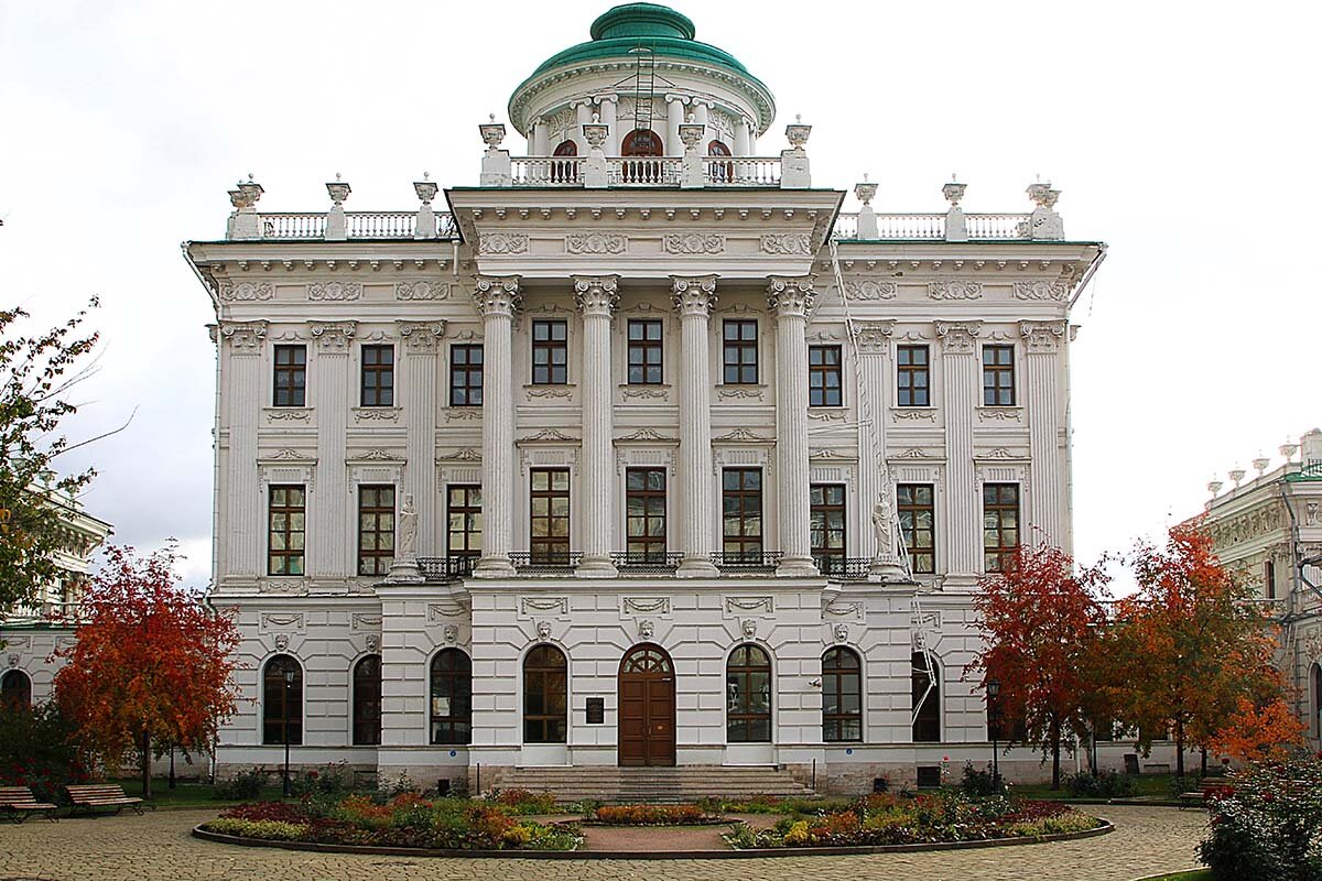 Дом Пашкова использовался как основное здание библиотеки