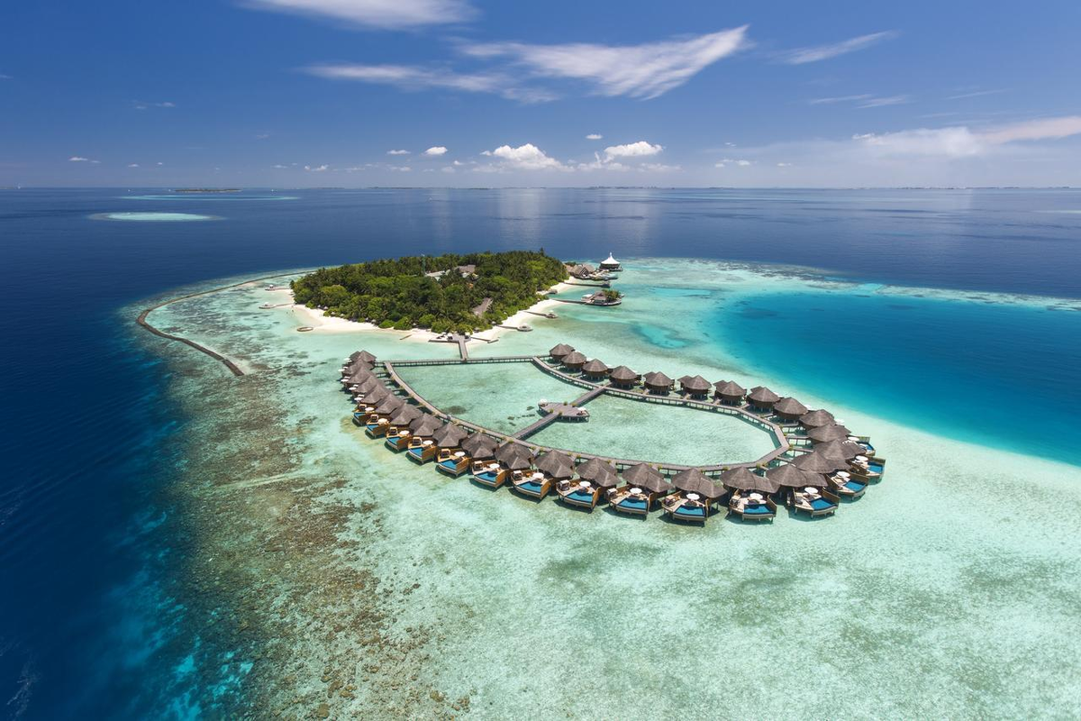Остров-отель Baros Maldives 5* с высоты птичьего полета