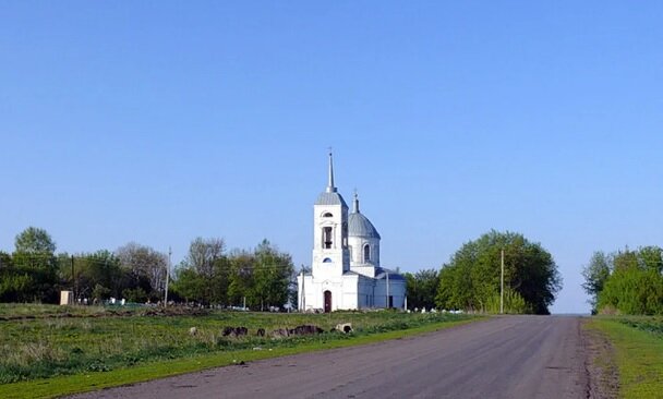 Храм Димитрия Ростовского в селе Правая Хава после восстановления