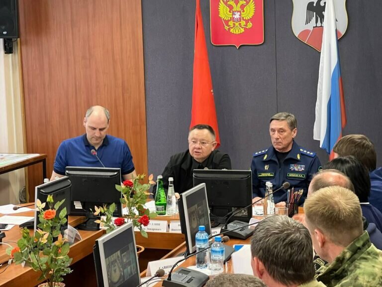    Денис Паслер, Ирек Файзуллин и Николай Шишкин провели комиссию по ЧС в Орске Кристина Просвиркина