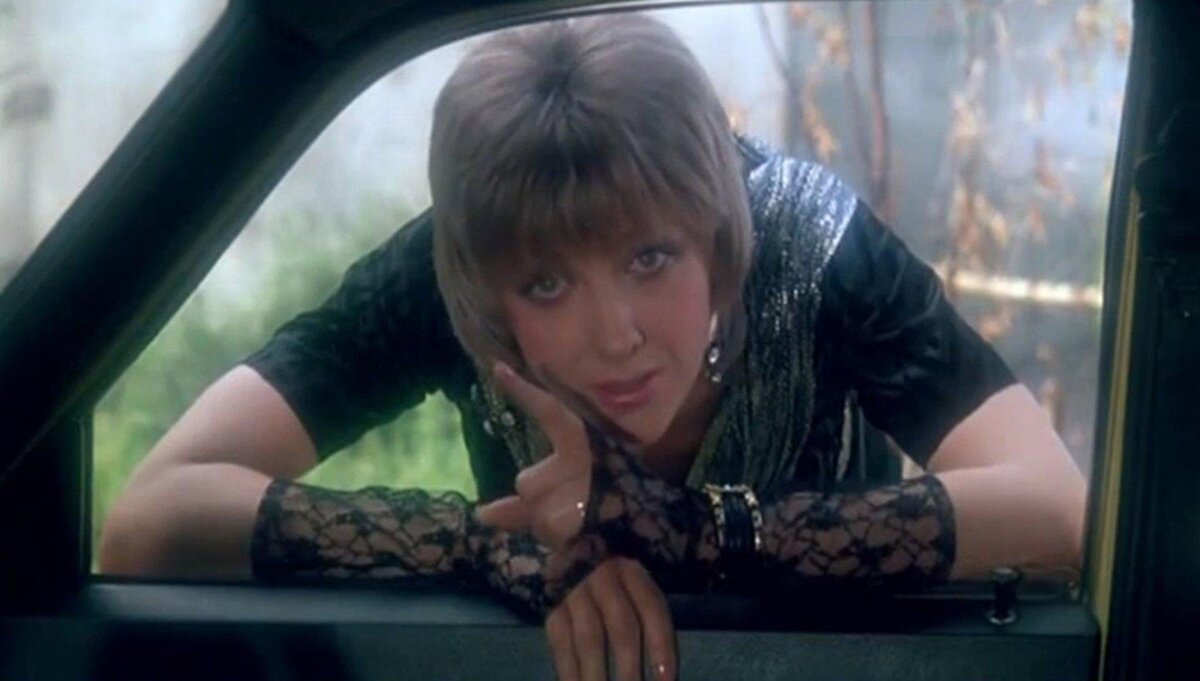 "В нашем государстве проституция как социальное явление отсутствует полностью. ...Ты потом прокурора будешь умолять, а не меня!" Фото: flectone