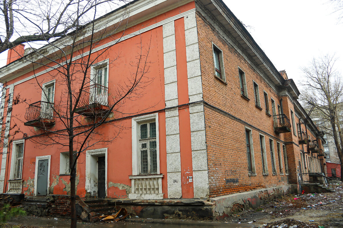 Ветшающее здание-памятник в Барнауле попало в 