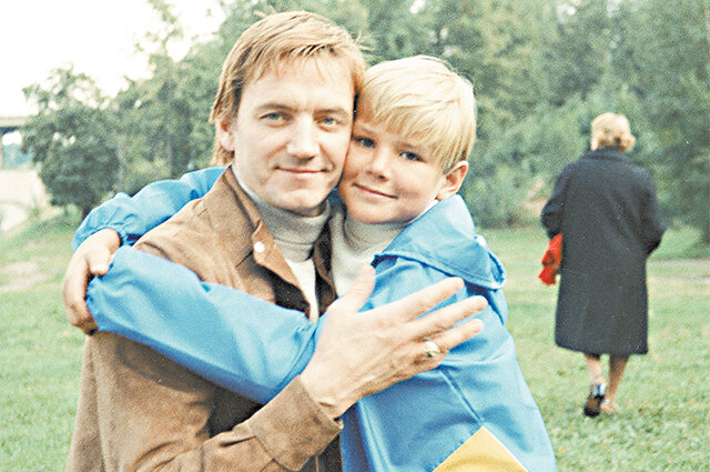    Андрис с отцом – знаменитым танцовщиком Марисом Лиепой. Фото: Из личного архивa