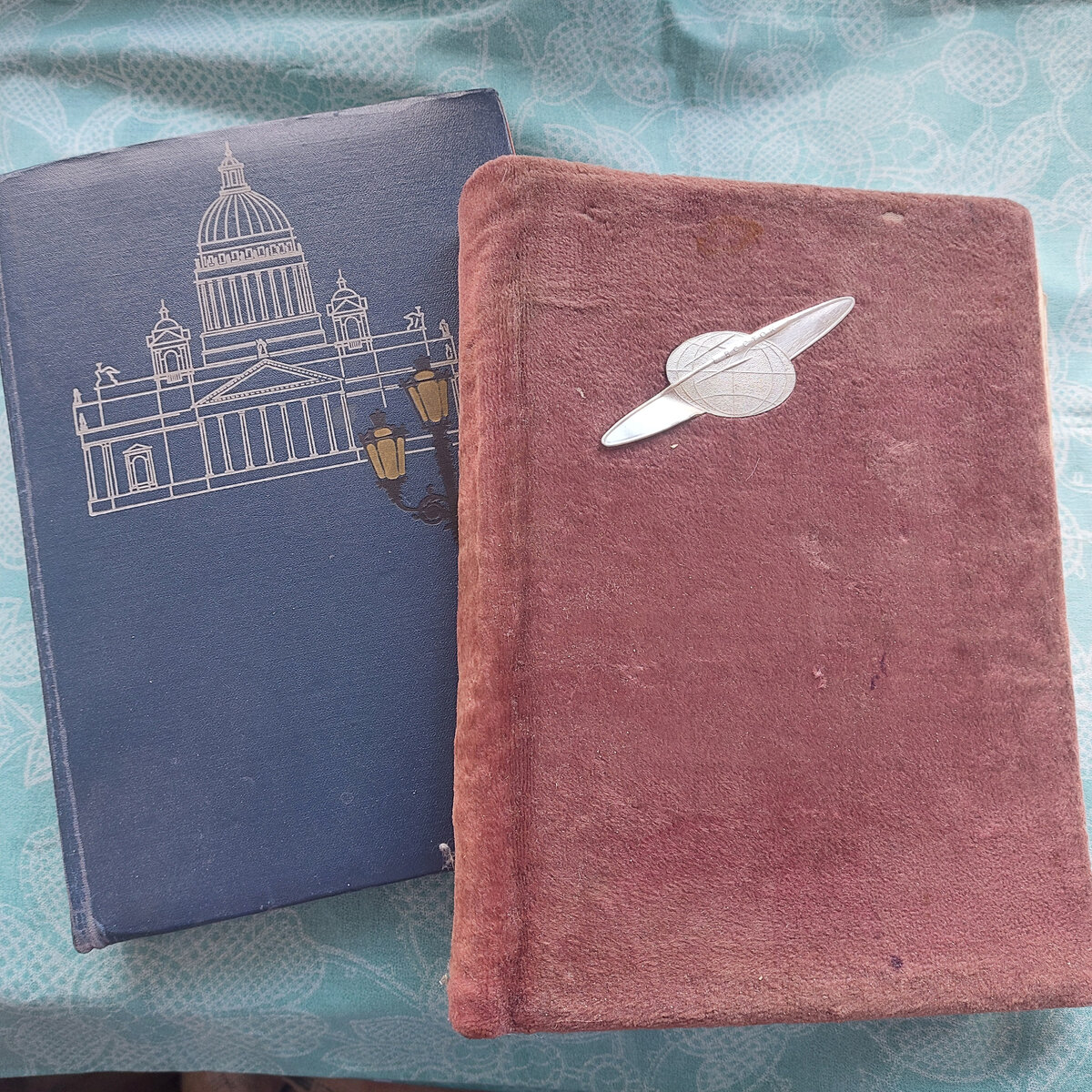 Мои альбомы. Тоже постарели.