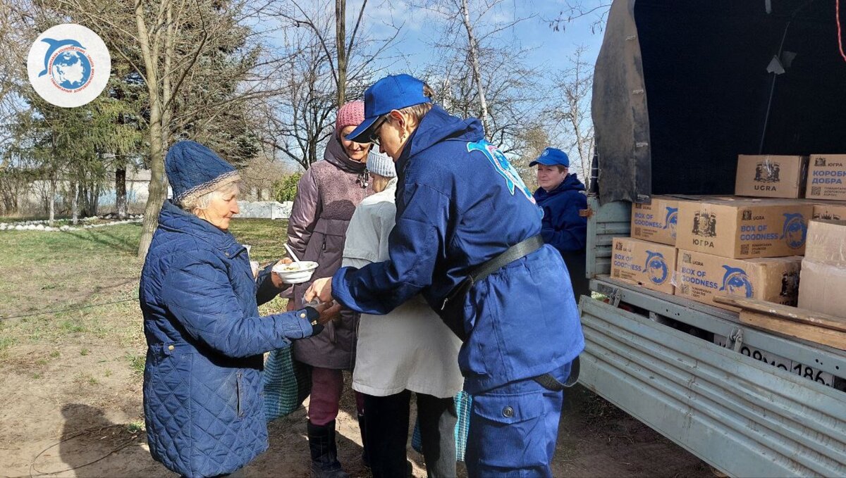    Больше 30 госслужащих из Югры отправились в миссию Гумкорпуса