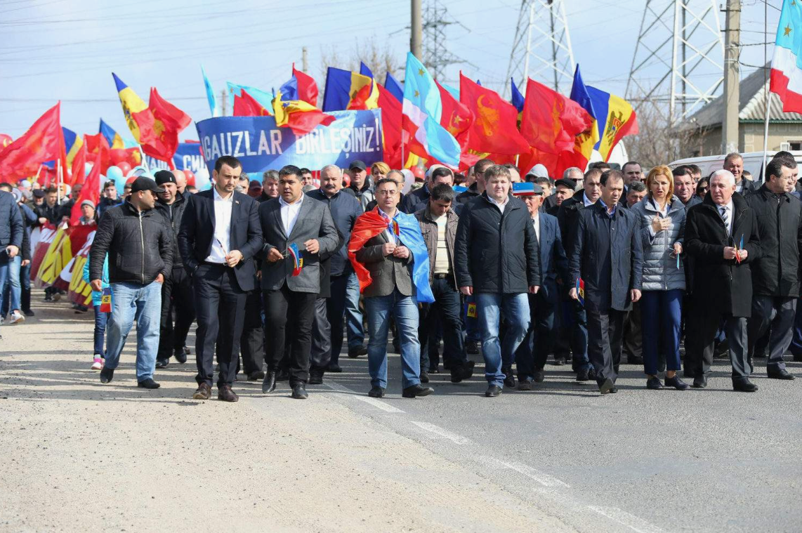 Гагаузы не желают становиться румынами. 