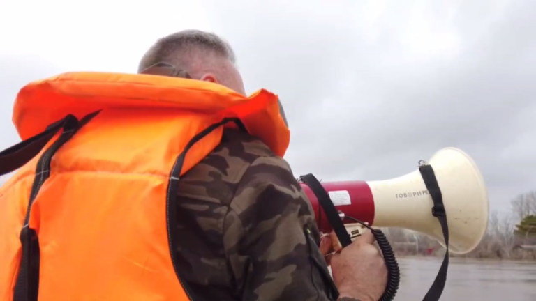    В Оренбурге продолжают искать тех, кто может оставаться в зоне подтопления Кристина Просвиркина