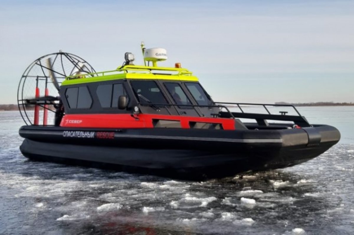    Под Самарой на реке Татьянка спасали рыбака с дрейфующей льдины