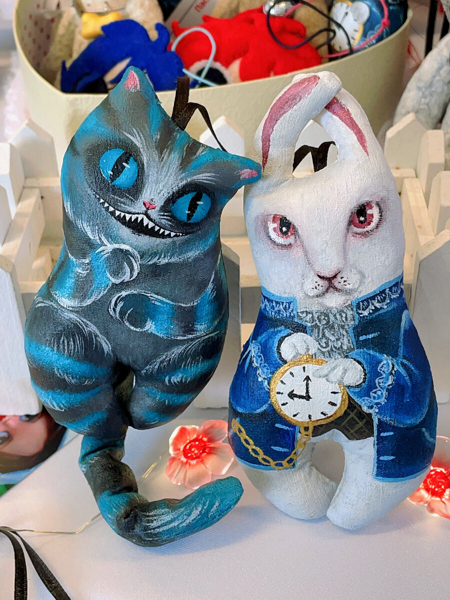 Чеширский кот и Белый кролик