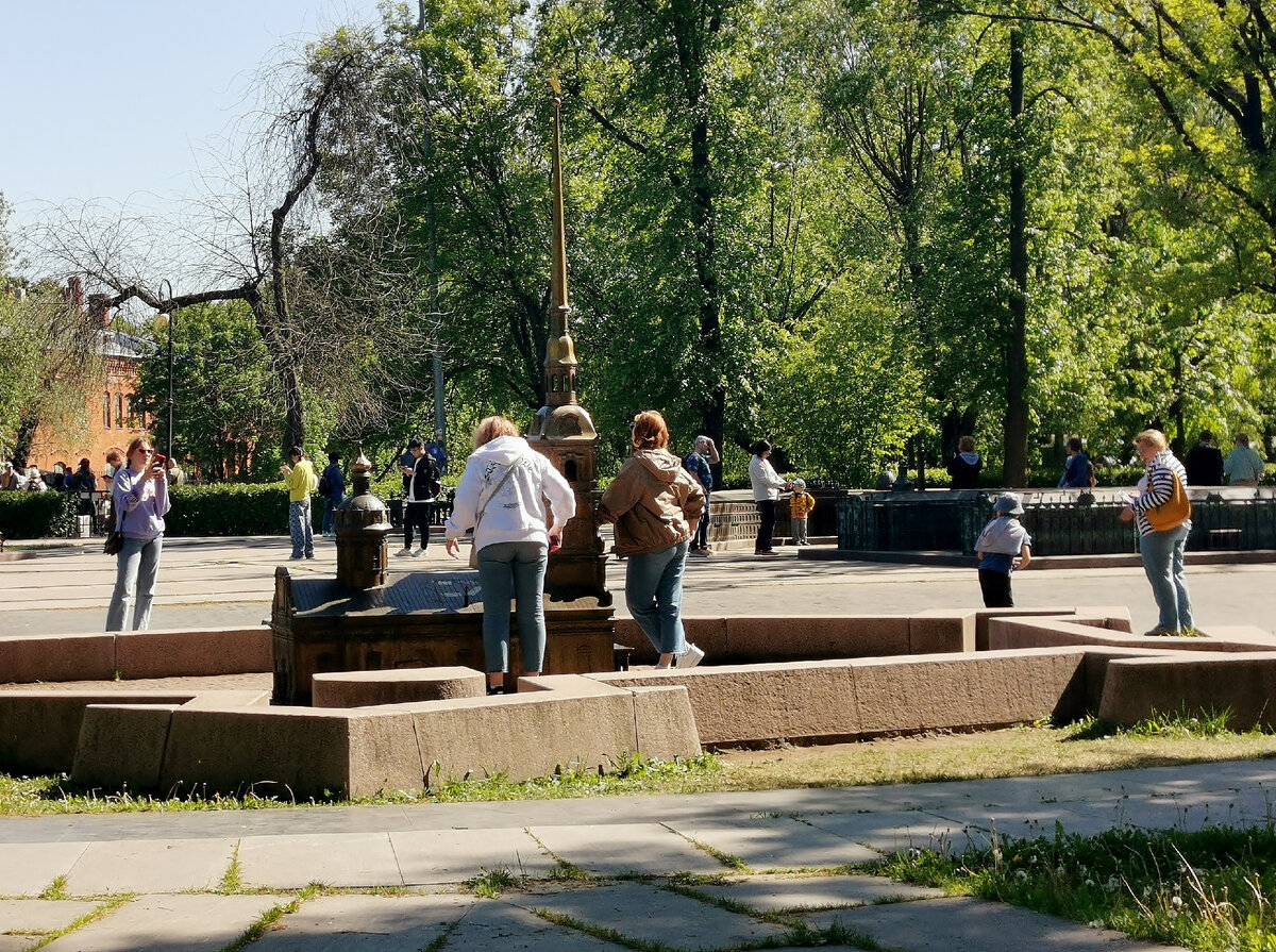 Александровский сад - Питерский двор