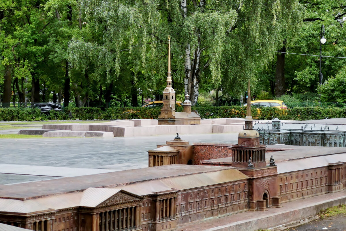 Стены Адмиралтейства. Фото автора.