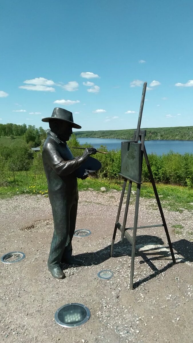 Скульптура Левитана на Левитановой горе