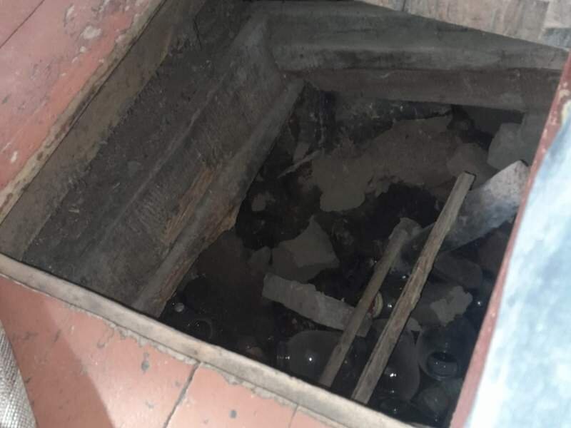 Грунтовые воды бурлят и затапливают погреб📷
